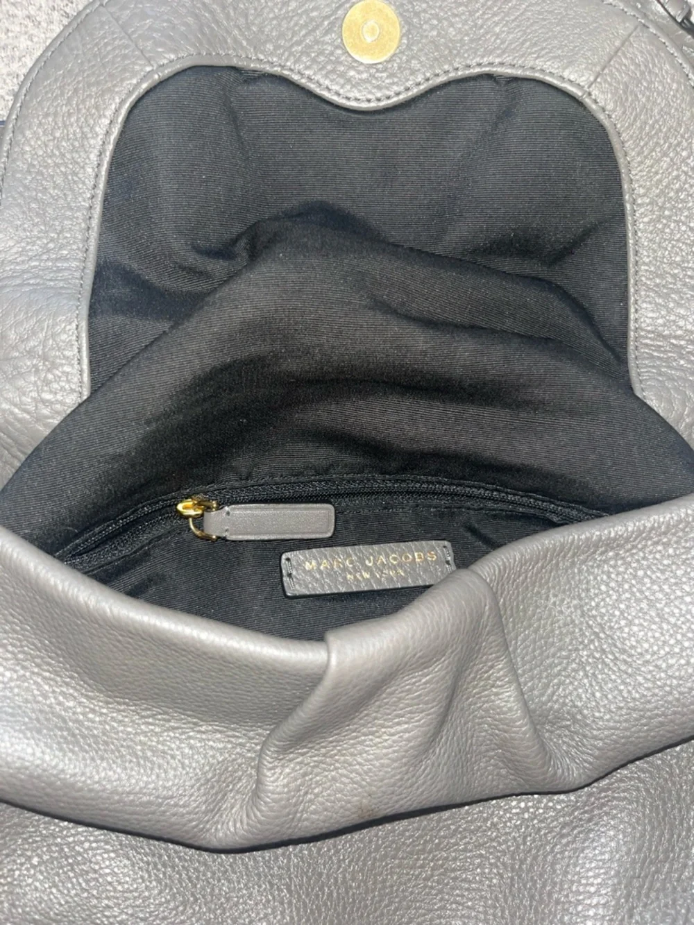 Marc Jacobs Gray Pebbled Leather Crossbody with Gold Hardware - Picture 4 of 4